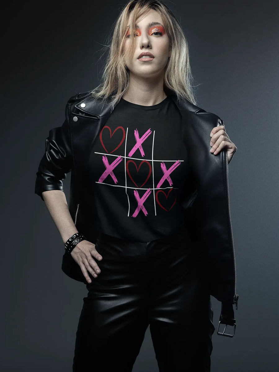 Tic Tac Hearts Tee in black on glam model